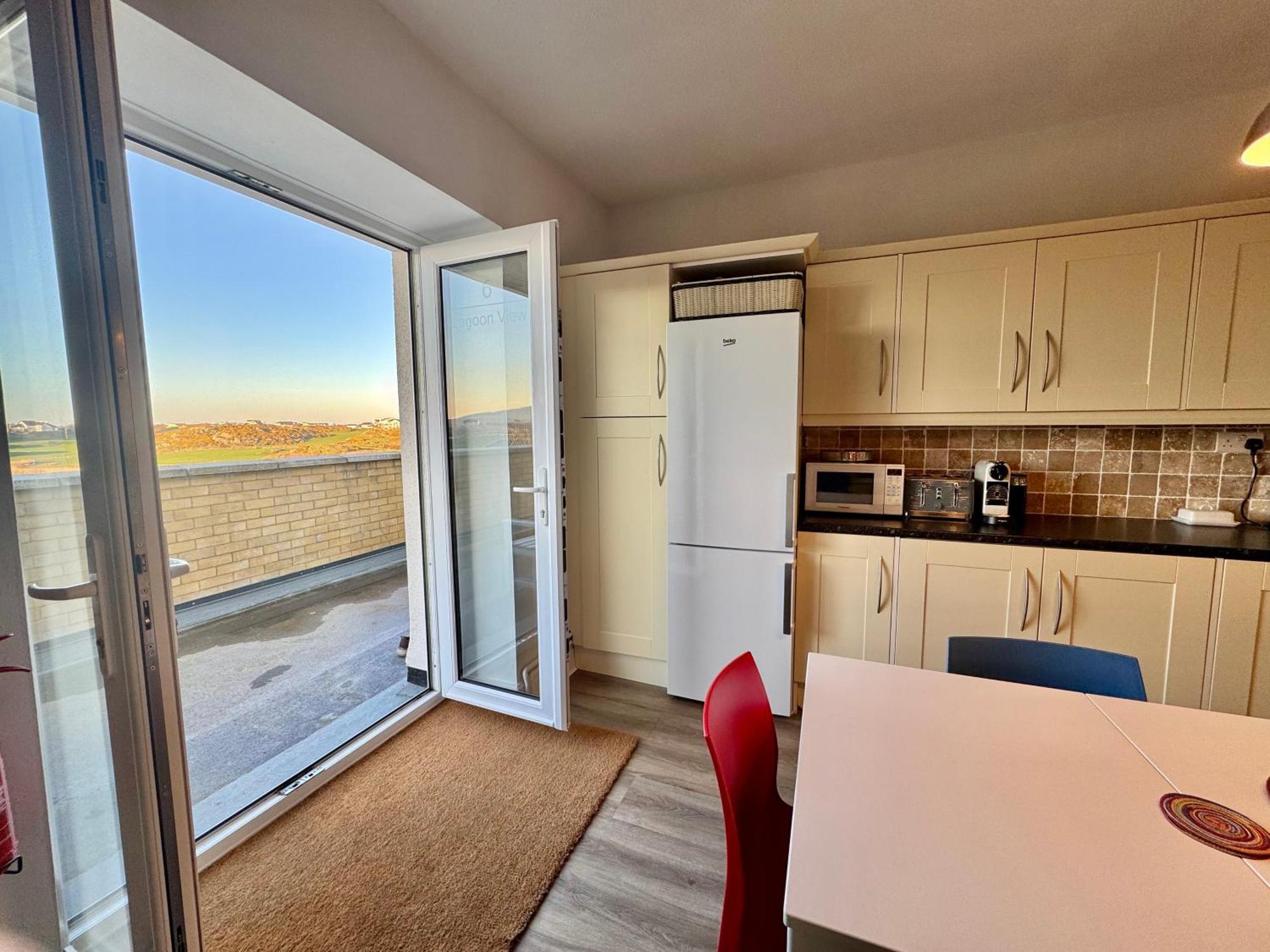 Lagoon View - Sea View- Pet Friendly - 2 Bed Apt - En-Suite Trearddur Buitenkant foto