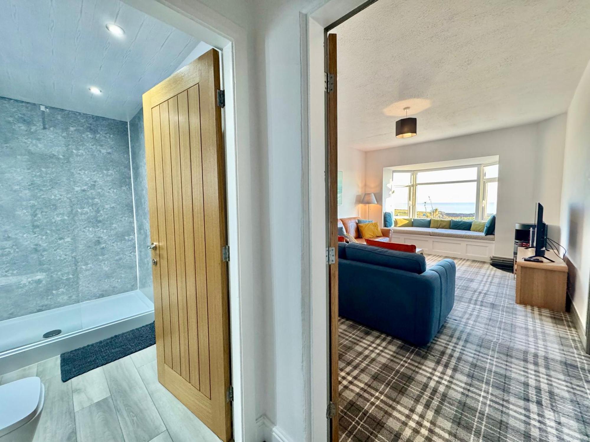Lagoon View - Sea View- Pet Friendly - 2 Bed Apt - En-Suite Trearddur Buitenkant foto